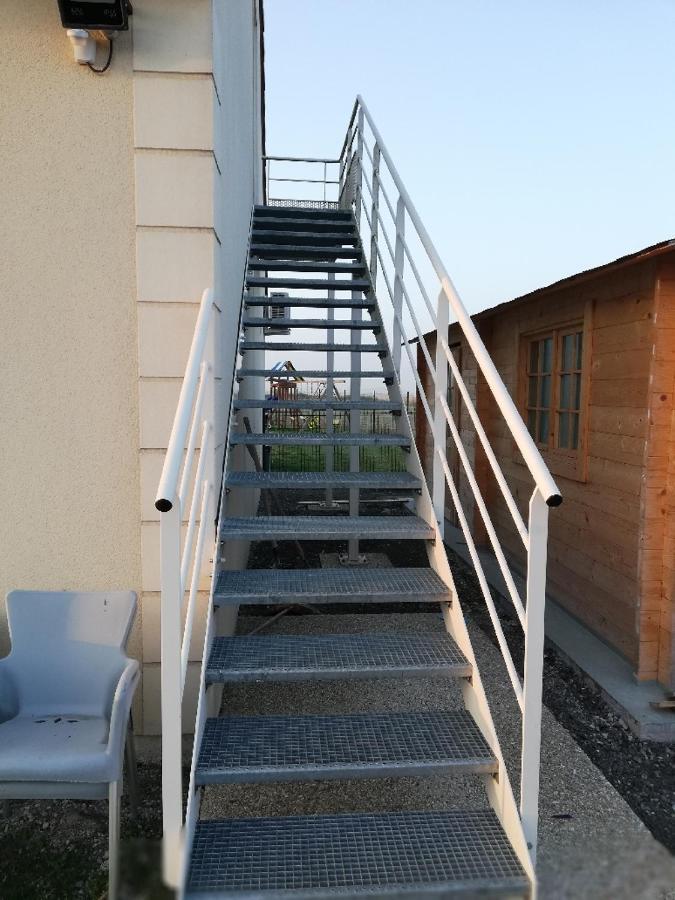 Les Fermiers Bed & Breakfast Giremoutiers Bagian luar foto