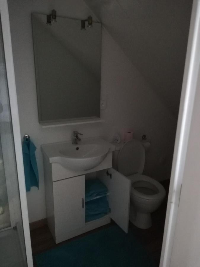 Les Fermiers Bed & Breakfast Giremoutiers Bagian luar foto